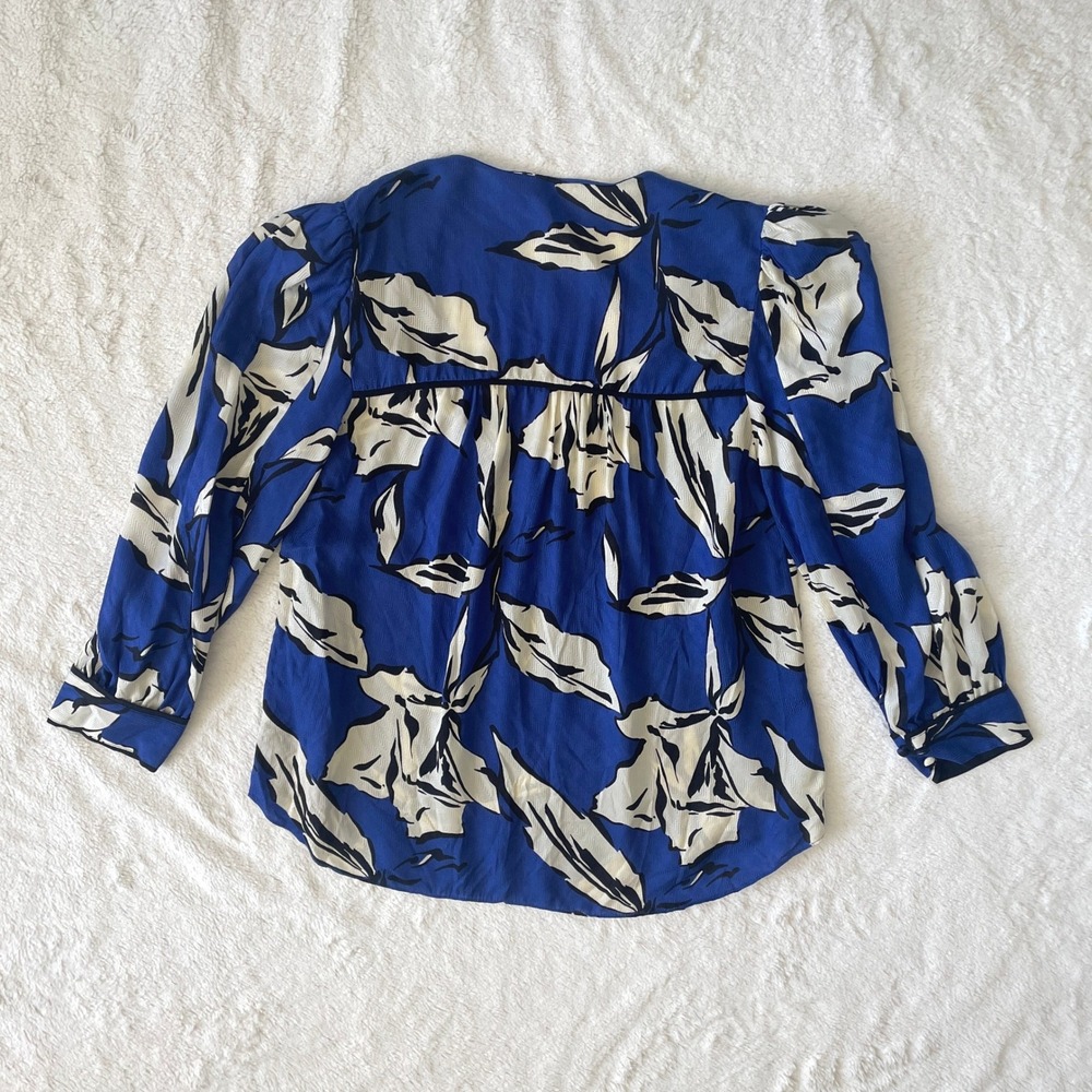 Veronica Beard Blue and Cream Floral Print Blouse - Picture 5 of 13